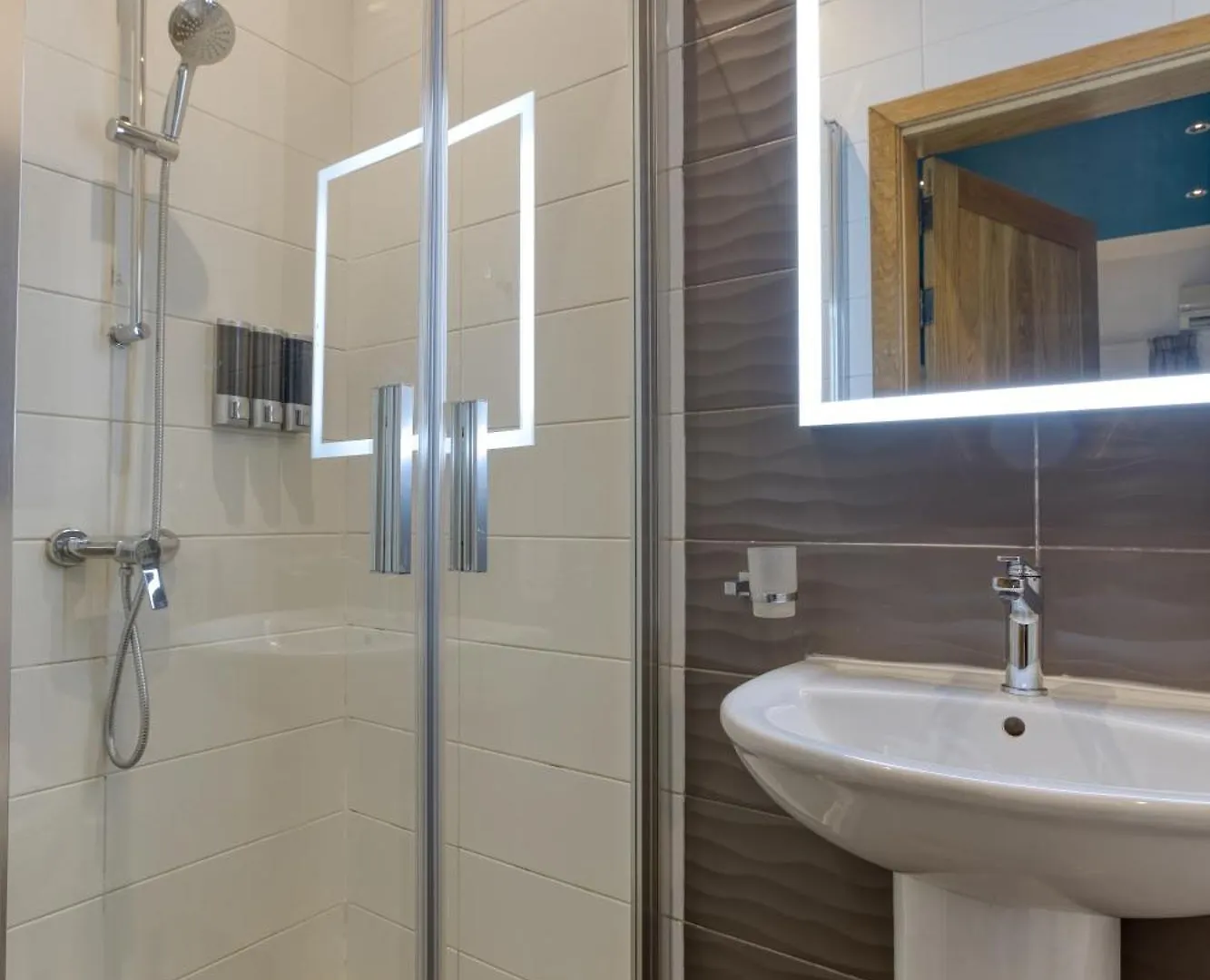Saint Julian's Modern 2Br Apt With Backyard In Vibrant St Julians By 360 Estates דירה